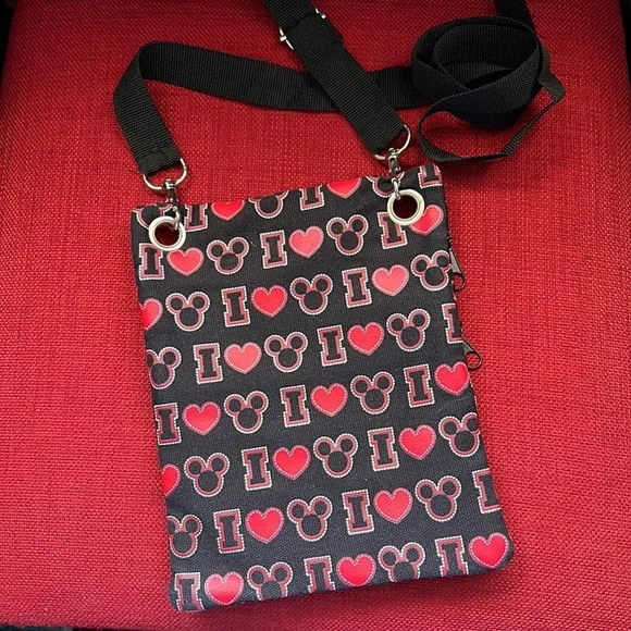 Disney  Mickey Mouse Crossbody Passport Shoulder Travel Bag Blk/Red NWOT - Picture 2 of 7